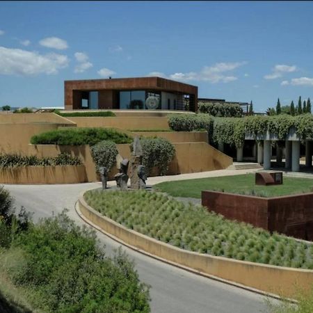Tina De Vila, En La Capital Del Vino Vilafranca del Penedes Exterior photo