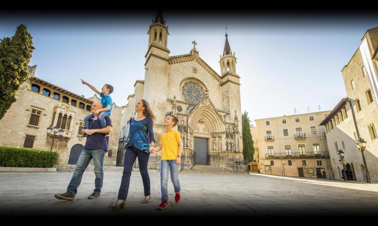 Tina De Vila, En La Capital Del Vino Vilafranca del Penedes Exterior photo